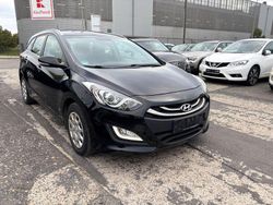 Schwarz Gebraucht 2014 Hyundai i30 Style Kombi | 7.490 € (Fairer Preis)