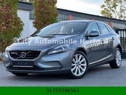 Grau Gebraucht 2016 Volvo V40 Momentum Kombi | 12.500 € (Fairer Preis)