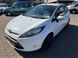 Weiß Gebraucht 2010 Ford Fiesta Kleinwagen | 2.350 € (Guter Preis)