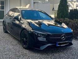 Schwarz Gebraucht 2023 Mercedes A200 AMG line Limousine | 29.999 € (Fairer Preis)
