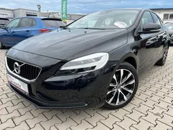 Schwarz Gebraucht 2019 Volvo V40 Momentum Kombi | 14.290 € (Fairer Preis)