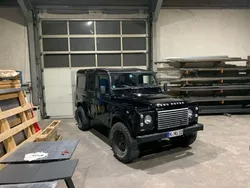 Schwarz Gebraucht 2009 Land Rover Defender SE SUV | 30.500 €