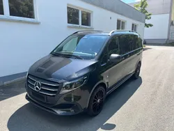 Grau Gebraucht 2024 Mercedes Vito Van / Kleinbus | 59.850 €