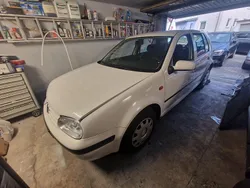 Weiß Gebraucht 1998 VW Golf IV Kleinwagen | 699 € (Guter Preis)