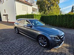Grau Gebraucht 2019 Mercedes C200 AMG line Kombi | 19.700 € (Etwas zu teuer)