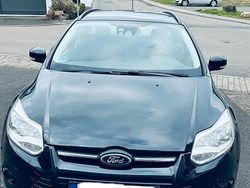 Schwarz Gebraucht 2014 Ford Focus Kombi | 13.000 €