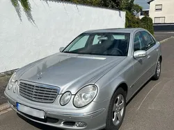 Silber Gebraucht 2003 Mercedes E200 Elegance Limousine | 4.300 € (Fairer Preis)