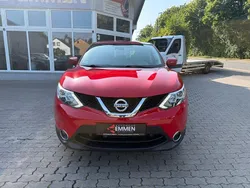 Rot Gebraucht 2015 Nissan Qashqai Acenta SUV | 11.990 € (Guter Preis)