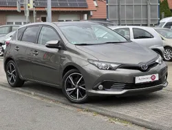 Grau Gebraucht 2018 Toyota Auris Hybrid Team Limousine | 12.890 € (Fairer Preis)