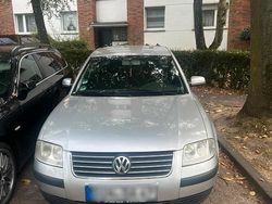 Silber Gebraucht 2000 VW Passat Limousine | 800 € (Guter Preis)