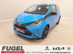Cyan metallic Gebraucht 2015 Toyota Aygo X-cite Kleinwagen | 7.495 € (Fairer Preis)