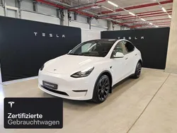 Weiß Gebraucht 2022 Tesla Model Y Long Range AWD SUV | 36.100 € (Teuer)