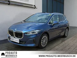 Blau Gebraucht 2024 BMW 218 Active Tourer Luxury Line Van / Kleinbus | 30.999 € (Superpreis)