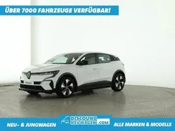 Arktisweiß Gebraucht 2022 Renault Mégane Equilibre Limousine | 19.890 € (Guter Preis)