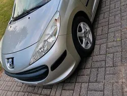 Silber Gebraucht 2006 Peugeot 207 Limousine | 999 € (Superpreis)