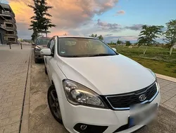 Weiß Gebraucht 2011 Kia Ceed Edition 7 Kombi | 3.500 € (Guter Preis)
