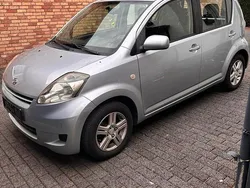 Silber Gebraucht 2008 Daihatsu Sirion Kleinwagen | 1.300 € (Fairer Preis)