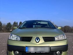 Grün Gebraucht 2004 Renault Mégane II Kleinwagen | 850 €