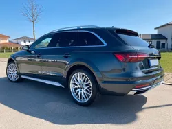 Grau Gebraucht 2023 Audi A4 Allroad Ambiente Kombi | 46.250 € (Etwas zu teuer)