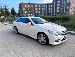 Weiß Gebraucht 2013 Mercedes E350 AMG line Coupé | 10.500 € (Superpreis)