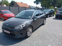 Grau Gebraucht 2020 Kia Rio DREAM-TEAM Edition Limousine | 10.490 € (Fairer Preis)