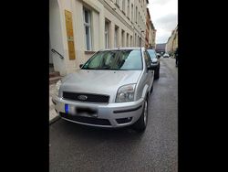 Grau Gebraucht 2003 Ford Fusion Kleinwagen | 2.200 €