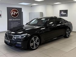 Black sapphire metallic Gebraucht 2017 BMW 750 M Sport Limousine | 28.599 € (Fairer Preis)