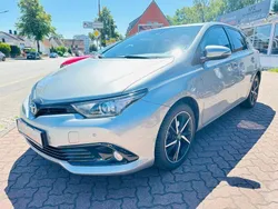 Grau Gebraucht 2018 Toyota Auris Hybrid Team Limousine | 14.990 € (Fairer Preis)