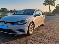 Weiß Gebraucht 2017 VW Golf VII Comfortline Kombi | 9.500 € (Fairer Preis)