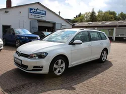 Oryxweiß perlmutteffekt (metallic) Gebraucht 2014 VW Golf VII Comfortline Kombi | 5.499 € (Superpreis)
