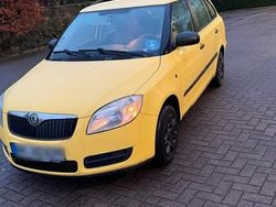 Gelb Gebraucht 2009 Skoda Fabia Kombi | 1.800 € (Fairer Preis)