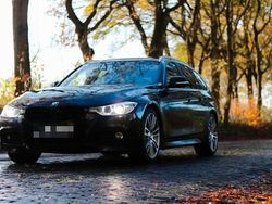 Schwarz Gebraucht 2013 BMW 330 Sport Line Kombi | 13.800 € (Teuer)