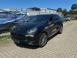 Tiefschwarzmetallic Gebraucht 2016 Porsche Cayenne Sport SUV | 45.700 €
