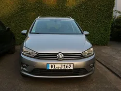Grau Gebraucht 2015 VW Golf Sportsvan Comfortline Van / Kleinbus | 11.699 € (Fairer Preis)