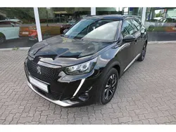 Grau Gebraucht 2021 Peugeot e-2008 Allure SUV | 16.990 € (Etwas zu teuer)