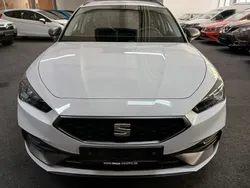"nevada" weiss Gebraucht 2024 Seat Leon FR Kombi | 22.590 € (Guter Preis)