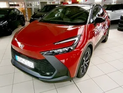 Karminarot/schwarz Gebraucht 2023 Toyota C-HR Team SUV | 26.990 € (Fairer Preis)