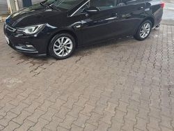 Schwarz Gebraucht 2017 Opel Astra Kombi | 9.050 € (Guter Preis)