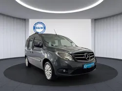 Grau Gebraucht 2016 Mercedes Citan 111 Kombi | 12.899 € (Fairer Preis)