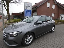 Mountaingrey metallic Gebraucht 2020 Mercedes B180 Style Van / Kleinbus | 20.450 € (Fairer Preis)