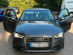 Grau Gebraucht 2013 Audi A3 Kleinwagen | 9.000 € (Fairer Preis)