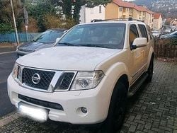 Weiß Gebraucht 2011 Nissan Pathfinder SUV | 15.500 €