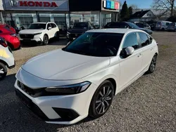 Platinum white Gebraucht 2024 Honda Civic Elegance Limousine | 30.990 € (Guter Preis)