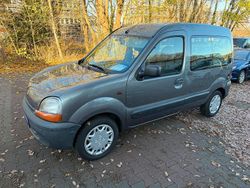 Grau Gebraucht 2001 Renault Kangoo Privilege Kombi | 3.499 € (Etwas zu teuer)