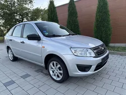 Grau Gebraucht 2018 Lada Granta Limousine | 3.490 €