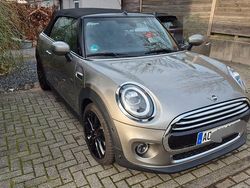 Silber Gebraucht 2020 Mini Cooper Kleinwagen | 22.999 € (Etwas zu teuer)