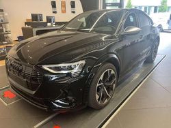 Mythosschwarz metallic Gebraucht 2022 Audi e-tron Sportback Ambiente SUV | 48.945 € (Guter Preis)