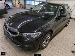 Saphirschwarz Gebraucht 2021 BMW 318 Sport Line Kombi | 18.802 € (Guter Preis)