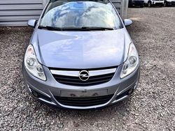 Silber Gebraucht 2007 Opel Corsa Cosmo Kleinwagen | 1.300 € (Teuer)