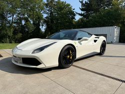 Weiß Gebraucht 2016 Ferrari 488 Coupé | 188.000 € (Fairer Preis)